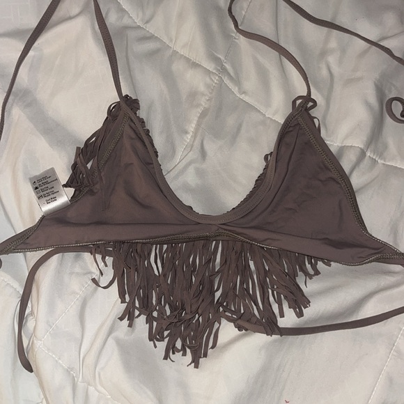 L space swim top - Picture 2 of 3